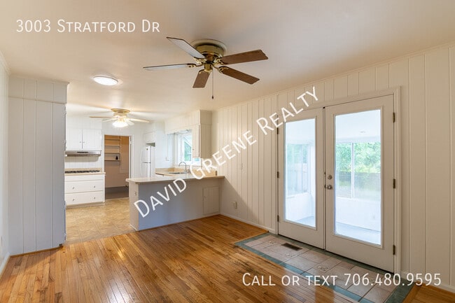 Building Photo - 3003 Stratford Dr
