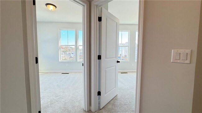 Building Photo - 1443 Creekside Cir NW