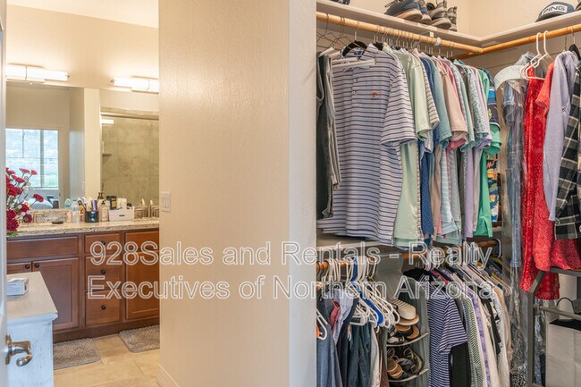 Building Photo - 207 S Beaver St