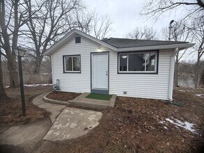 Building Photo - Nice, Recently Remodeled 2-Bedroom Bungalow with River Access in Bristol