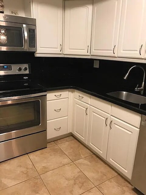 Building Photo - 290 174th St St