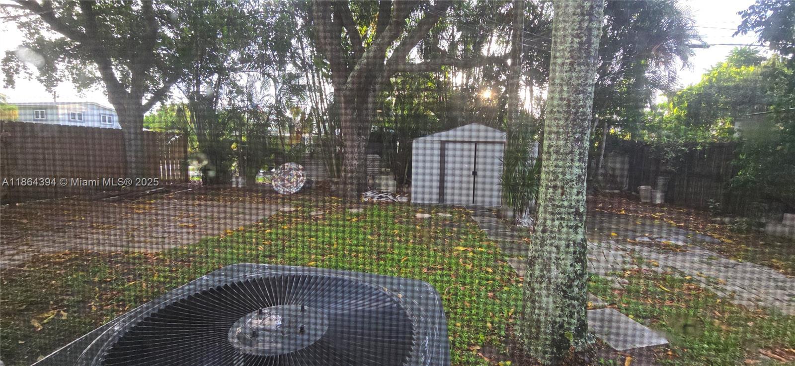 Building Photo - 502 N 70th Way