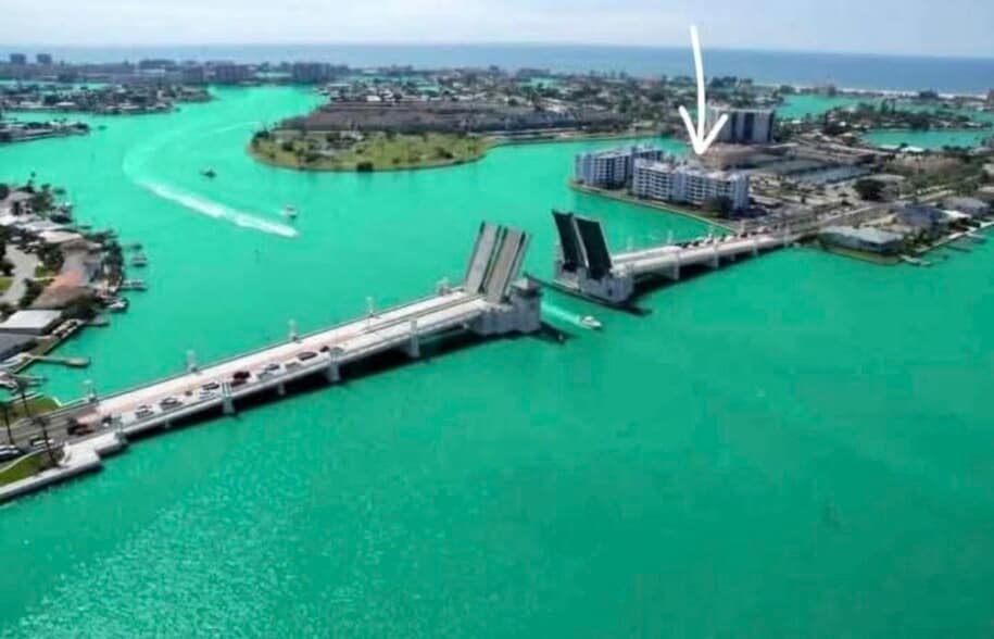 Building Photo - 1 Key Capri