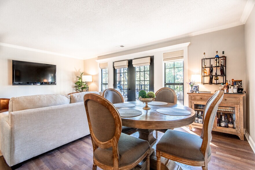 Building Photo - 4727 Jarboe St