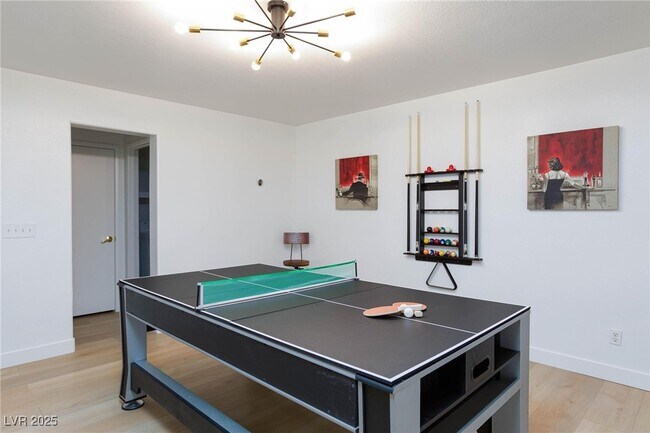 Building Photo - 9762 Silver Dusk Ct