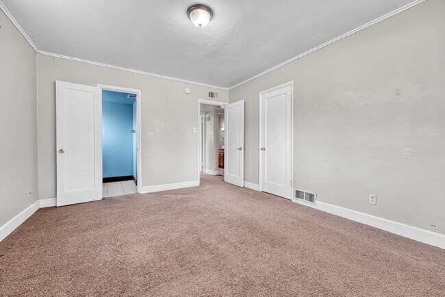 Building Photo - $2,295.00 - 3 Bedrooms, 2 Bathrooms, Singl...