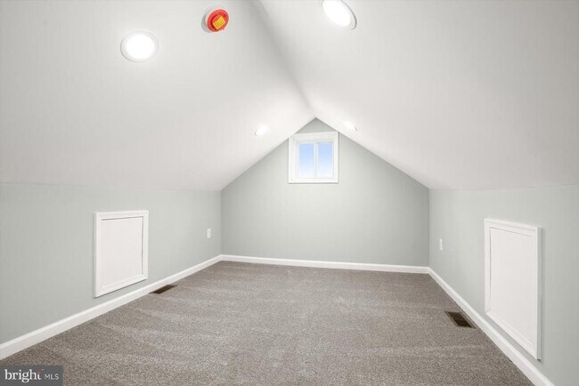 Building Photo - 2917 E Lee Ave