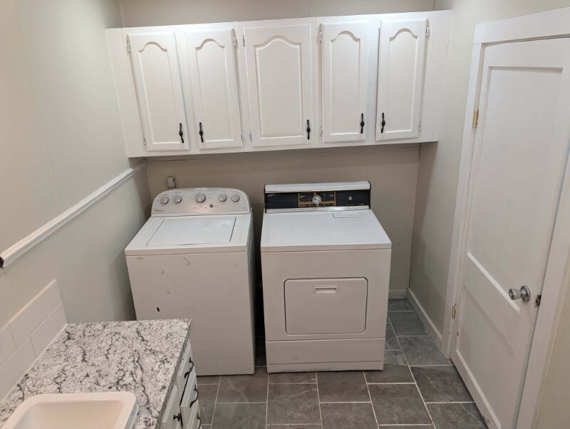 Building Photo - 181 W 2nd St