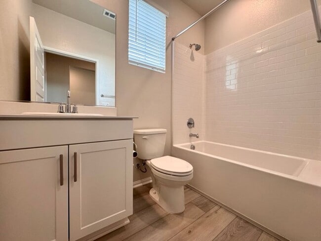 Building Photo - MOVE IN SPECIAL! $1000 off 1st month rent if you move in the month of January! Spacious 4 Bedroom...