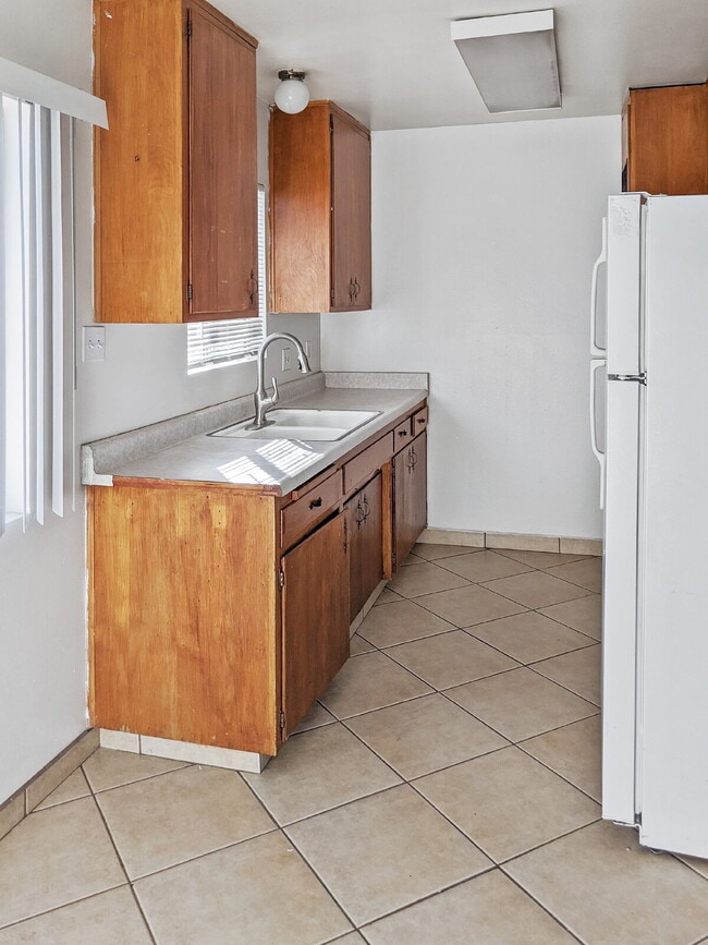 Building Photo - 213 Panamint Ave