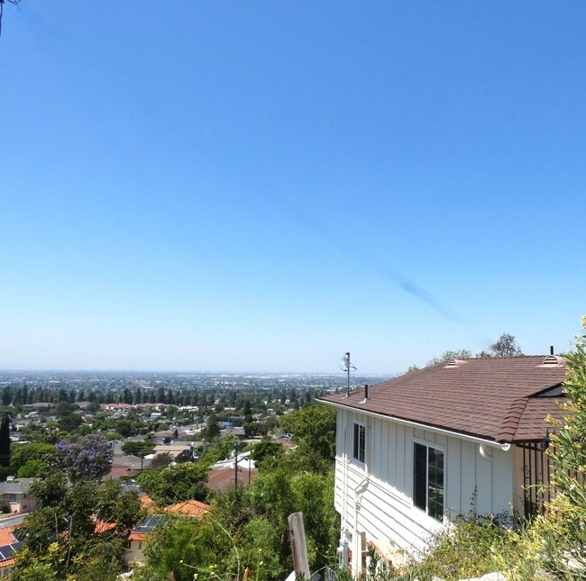 Building Photo - *Available NOW  in Whittier!*