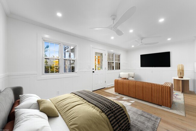 Building Photo - 245 Unquowa Rd