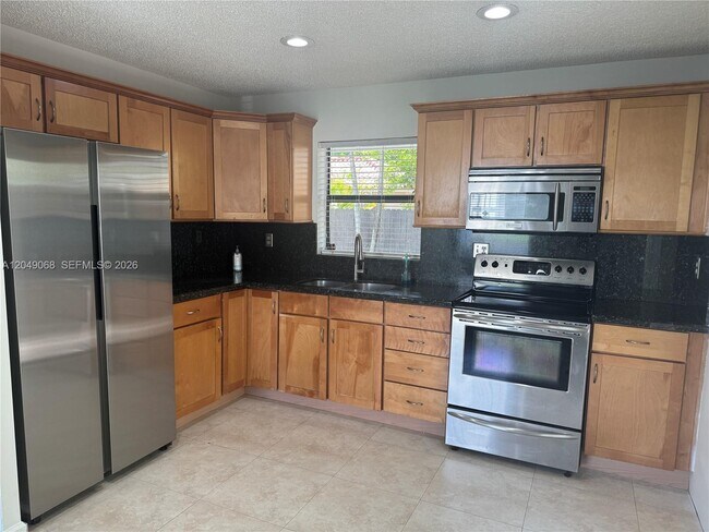 Building Photo - 15054 SW 127th Pl