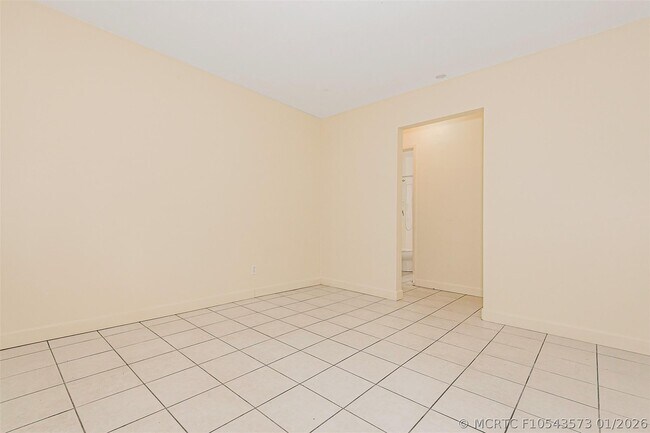 Building Photo - 2581 NE 11th Ct