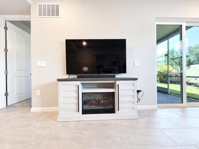 Building Photo - 4660 Arboretum Cir