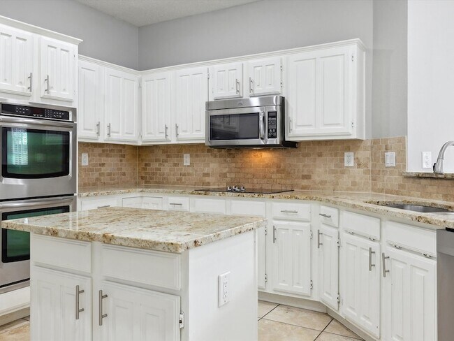 Building Photo - 205 Bayou Ct