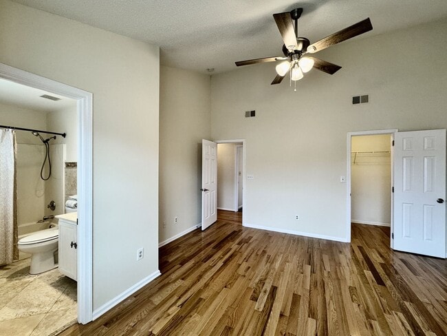 Building Photo - 4-Bedroom Home in Rock Creek Available NOW...