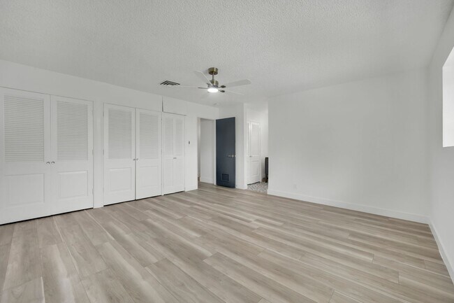Building Photo - Mid-Century Modern Gem in Historic McNeil ...