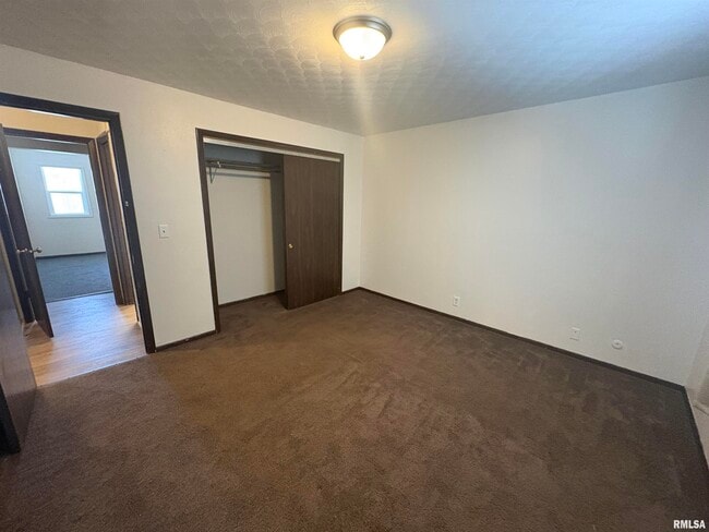 Building Photo - 2719 W Radan Ct