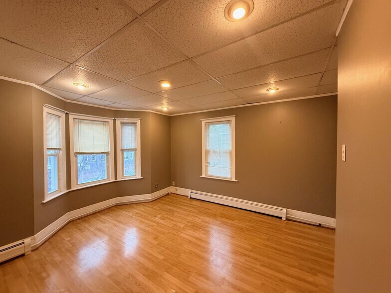 Building Photo - 741 Somerville Ave