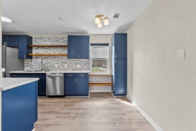 Building Photo - 1725 Avenue O