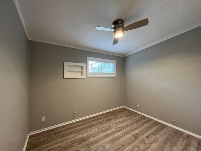 Building Photo - 3309 Mahan Dr