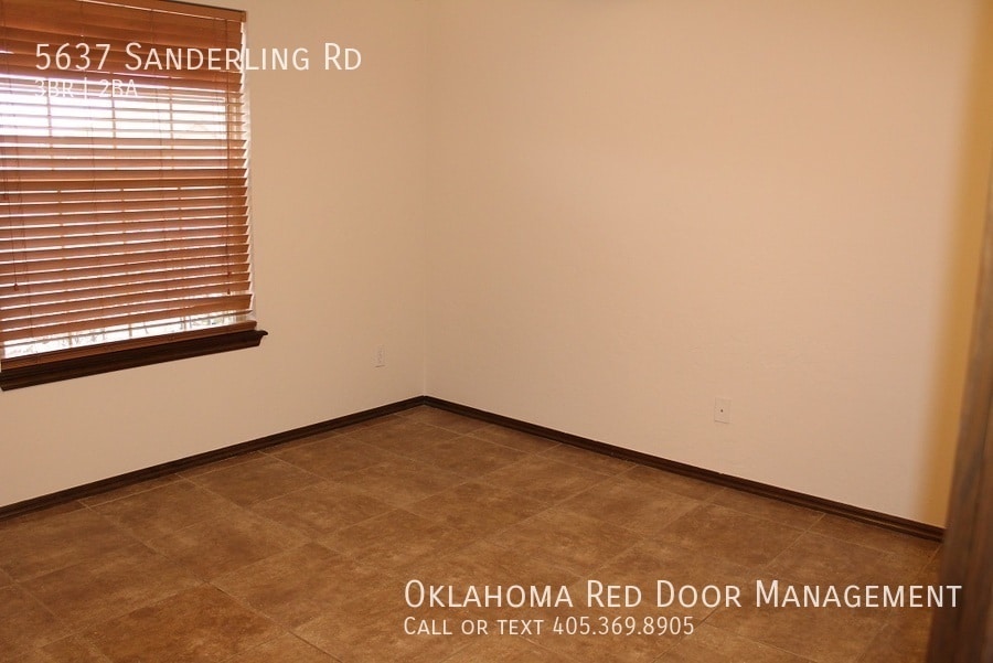 Building Photo - 5637 Sanderling Rd