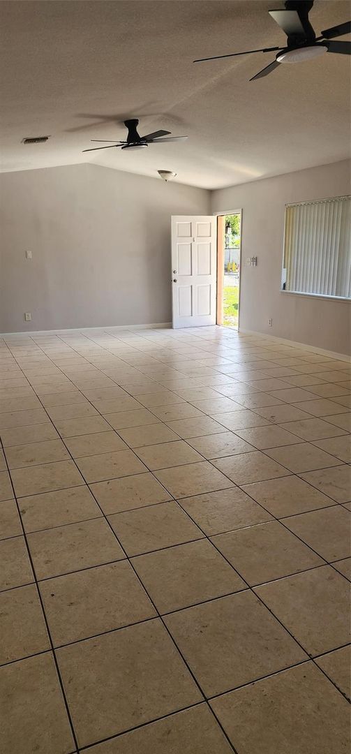 Building Photo - 2005 SW 99th Ave