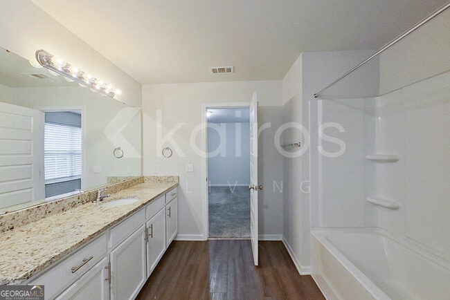 Building Photo - 247 Western Red Cedar Dr