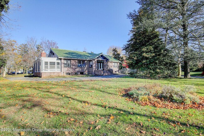 Building Photo - 589 Westwood Ave