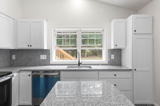 Building Photo - The Grove at Groveland