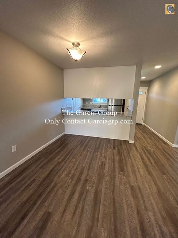 Building Photo - 15454 SE East Ave