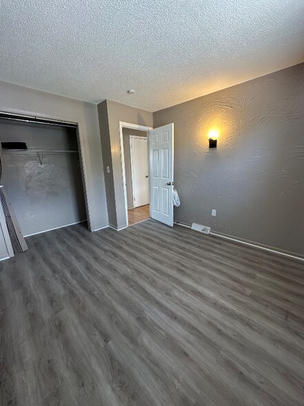 Building Photo - 3703 Kalamazoo Ave SE