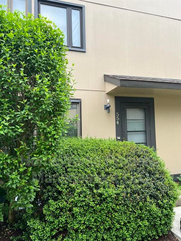 Building Photo - 544 West Ct