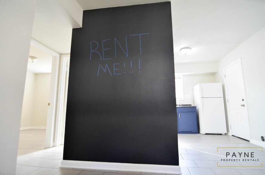 Building Photo - 4333 Rosemont Dr #A