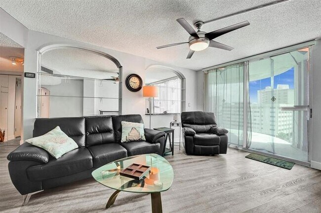 Building Photo - 100 Golden Isles Dr