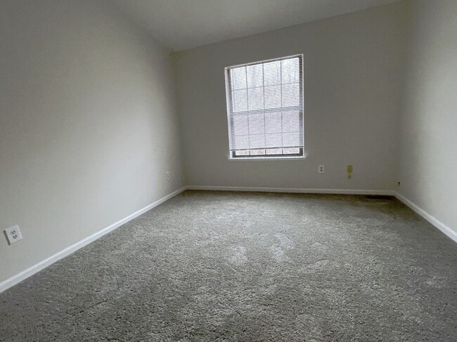 Building Photo - Spacious Condominium