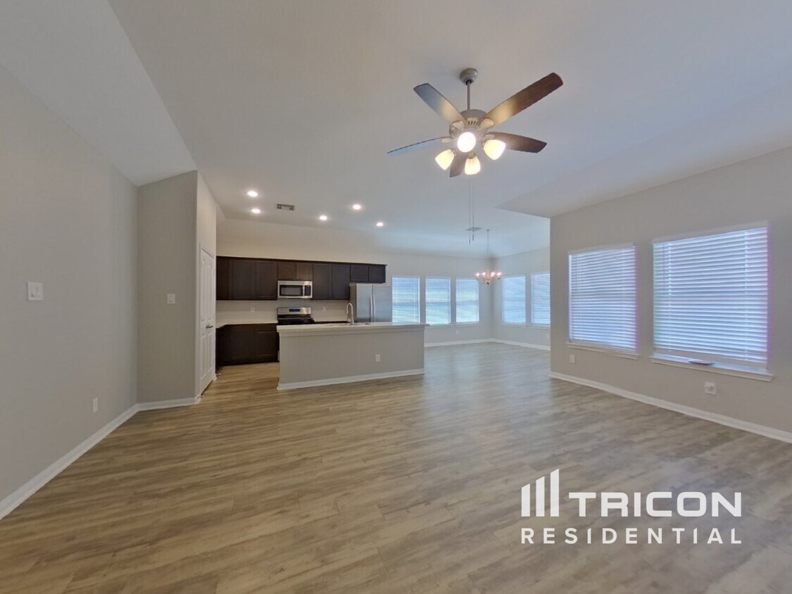 Building Photo - 14090 Waukegan Way S