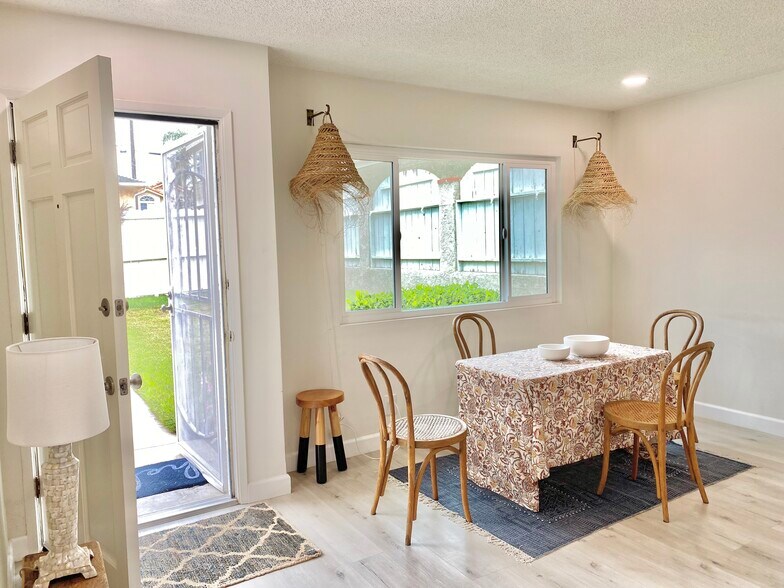 Building Photo - 2019 Curtis Ave