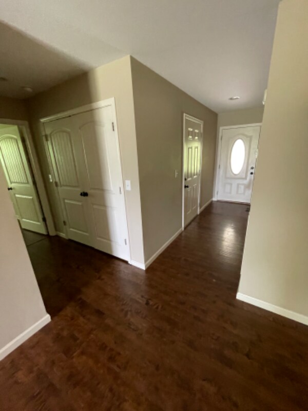 Building Photo - 210 Vanover Ln