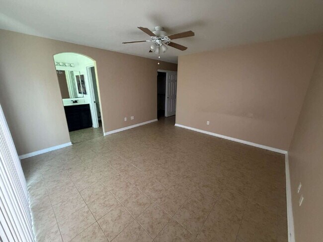 Building Photo - Charming Single-Story Home with Spacious Layout & Modern Comforts