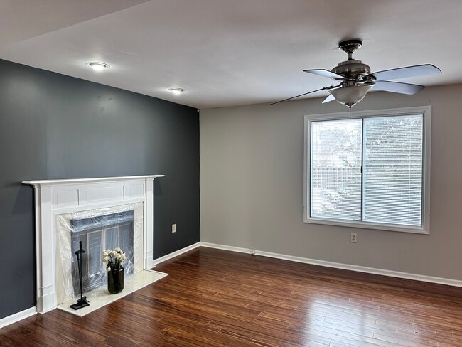 Building Photo - 2856 Evergreen Ln