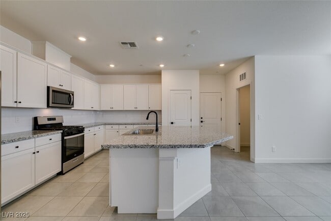 Building Photo - 3723 Trancoso Ave