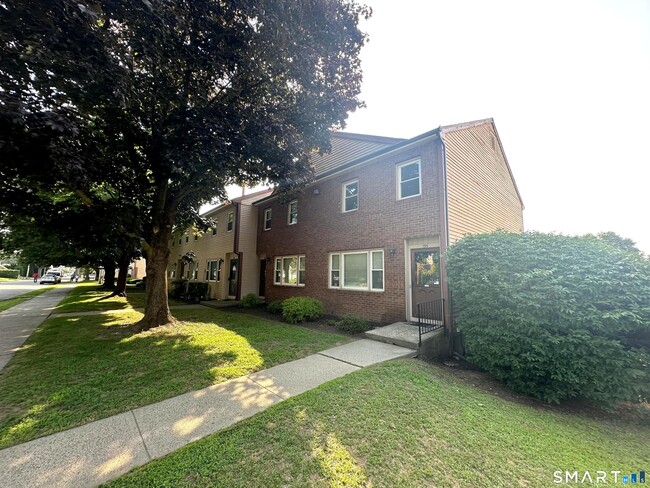 Building Photo - 799 Garfield Ave