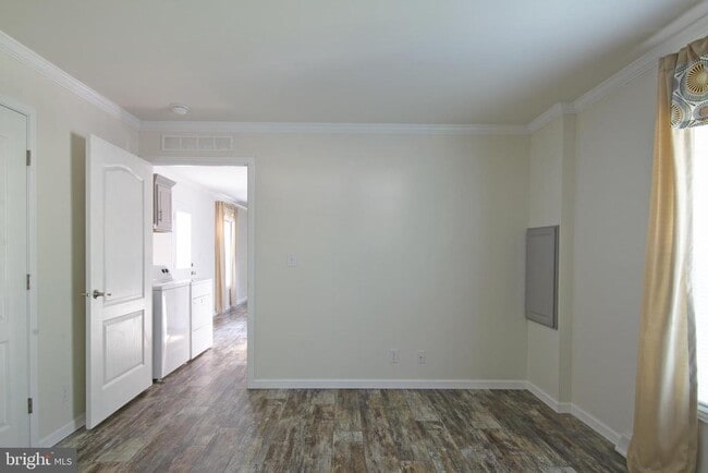 Building Photo - 1679 S State St