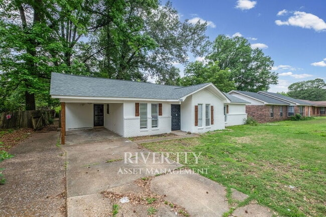 Building Photo - A Whitehaven Gem!!! Section 8 Welcomed !!!!!!!
