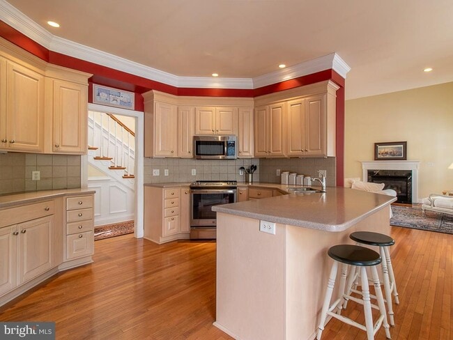 Building Photo - 10 Wellington Pl