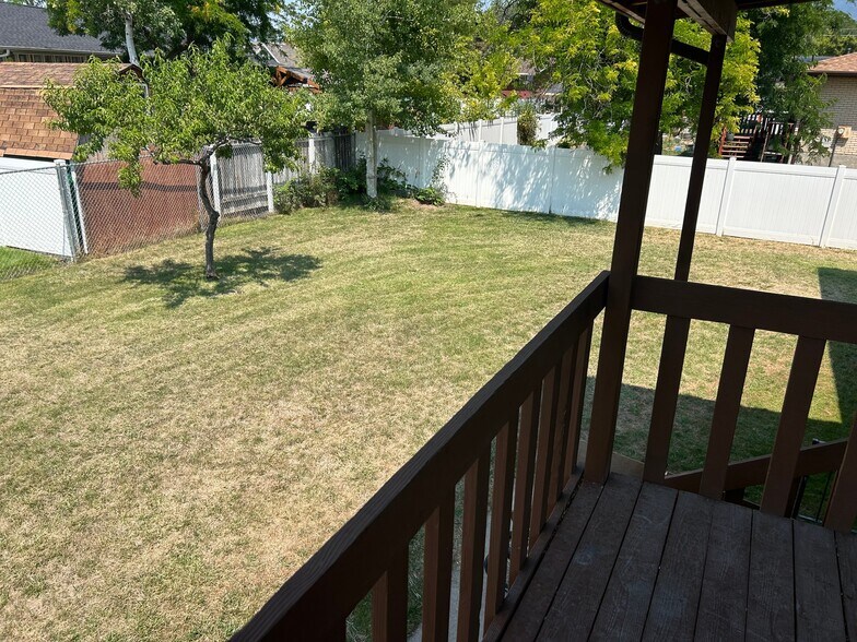Building Photo - 368 Weaver Ln