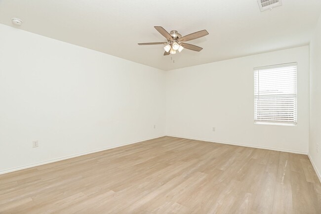 Building Photo - First time rental. Newer build home locate...
