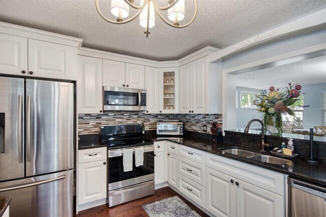 Building Photo - 3173 Fountainhead Dr